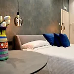 Omnia Luxury