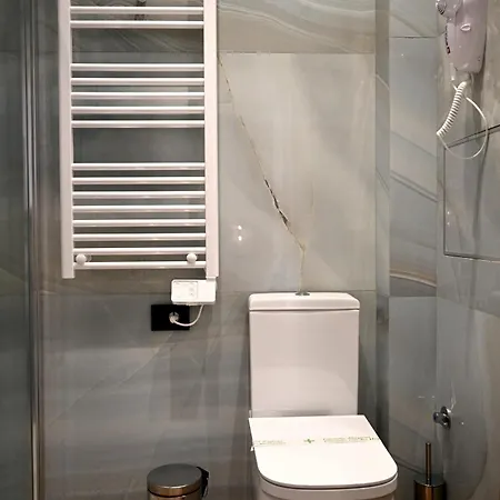 Omnia Luxury Nocleg ze śniadaniem 3*