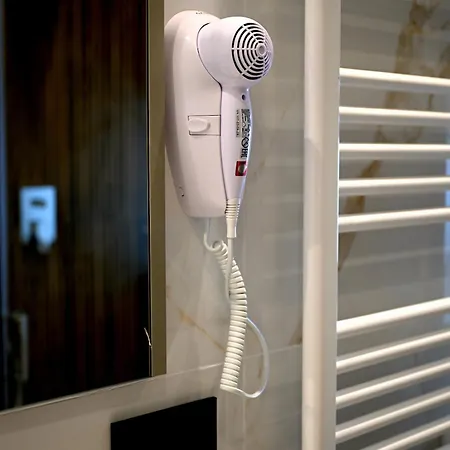 فندق مبيت وإفطار Omnia Luxury ساليرنو