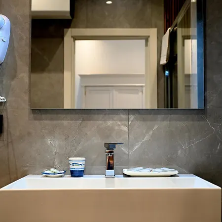 Omnia Luxury Bed & Breakfast