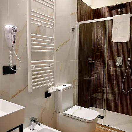 Omnia Luxury 4*