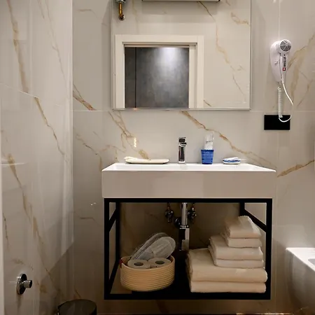 Omnia Luxury Panzió 4*